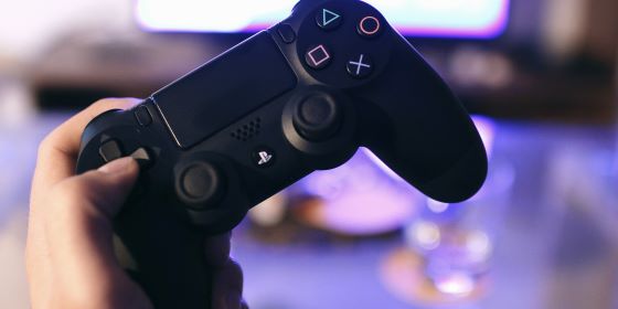 how to close application on ps5